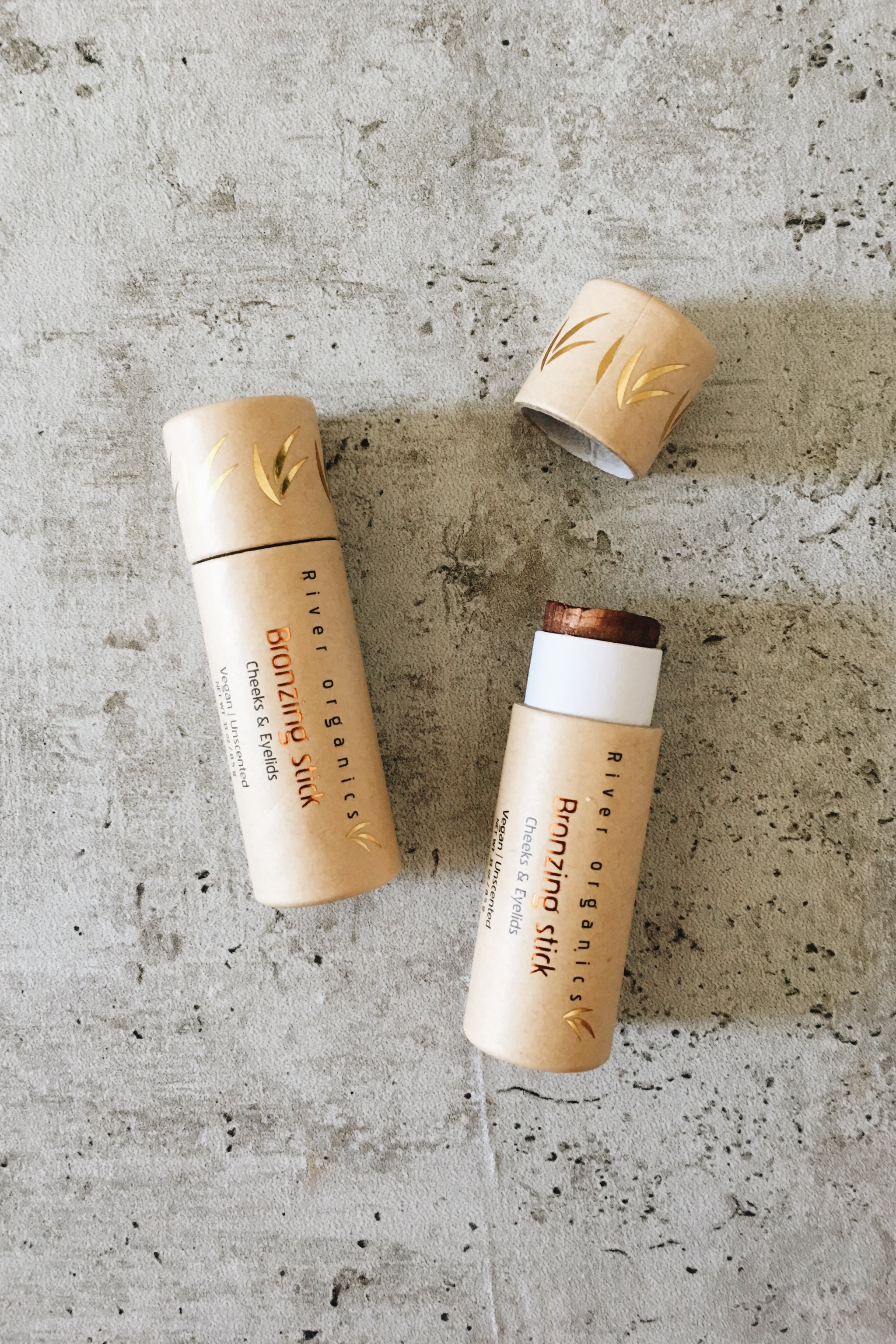 Bronzing Makeup Stick